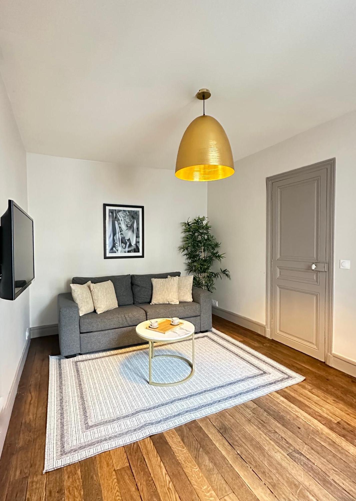 Champs Elysees Area Apartment Париж Екстериор снимка